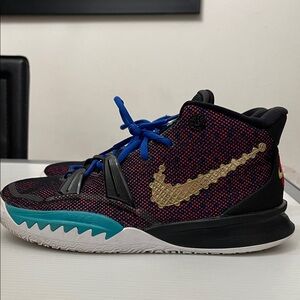 NIKE KYRIE 7 CHINESENEW YEAR BASKETBALL  MENS-BOYS SNEAKERS SIZE 7Y